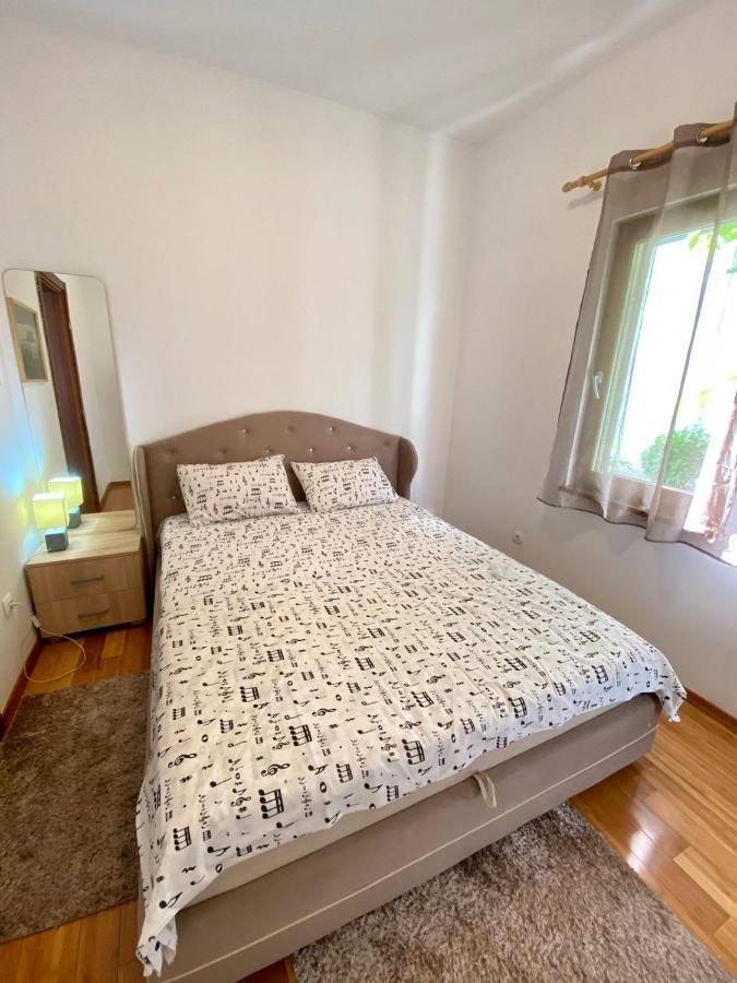 Roman Garden Apartment Risan Esterno foto