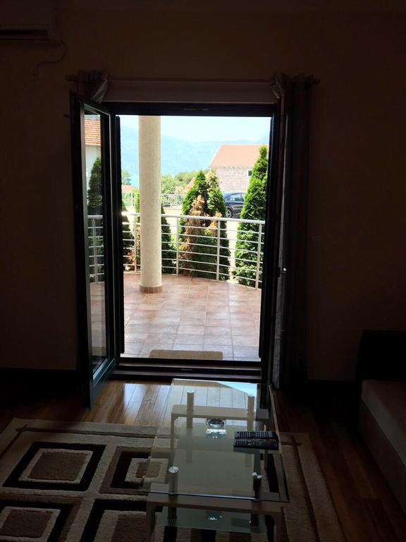 Roman Garden Apartment Risan Esterno foto